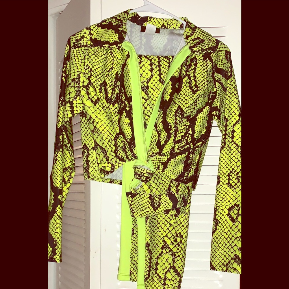 Two piece set
